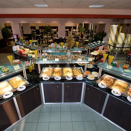 Hotel Club Strandja 4*