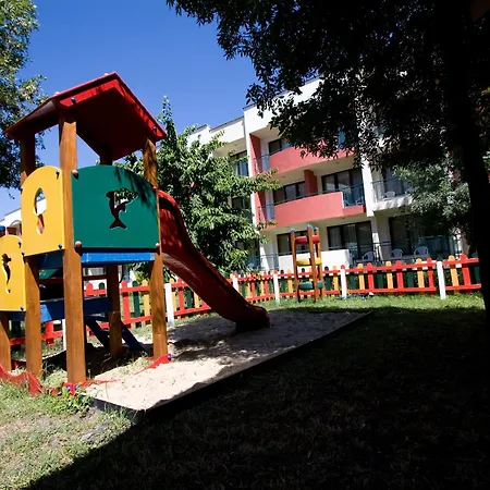 Hotel Club Strandja 4*